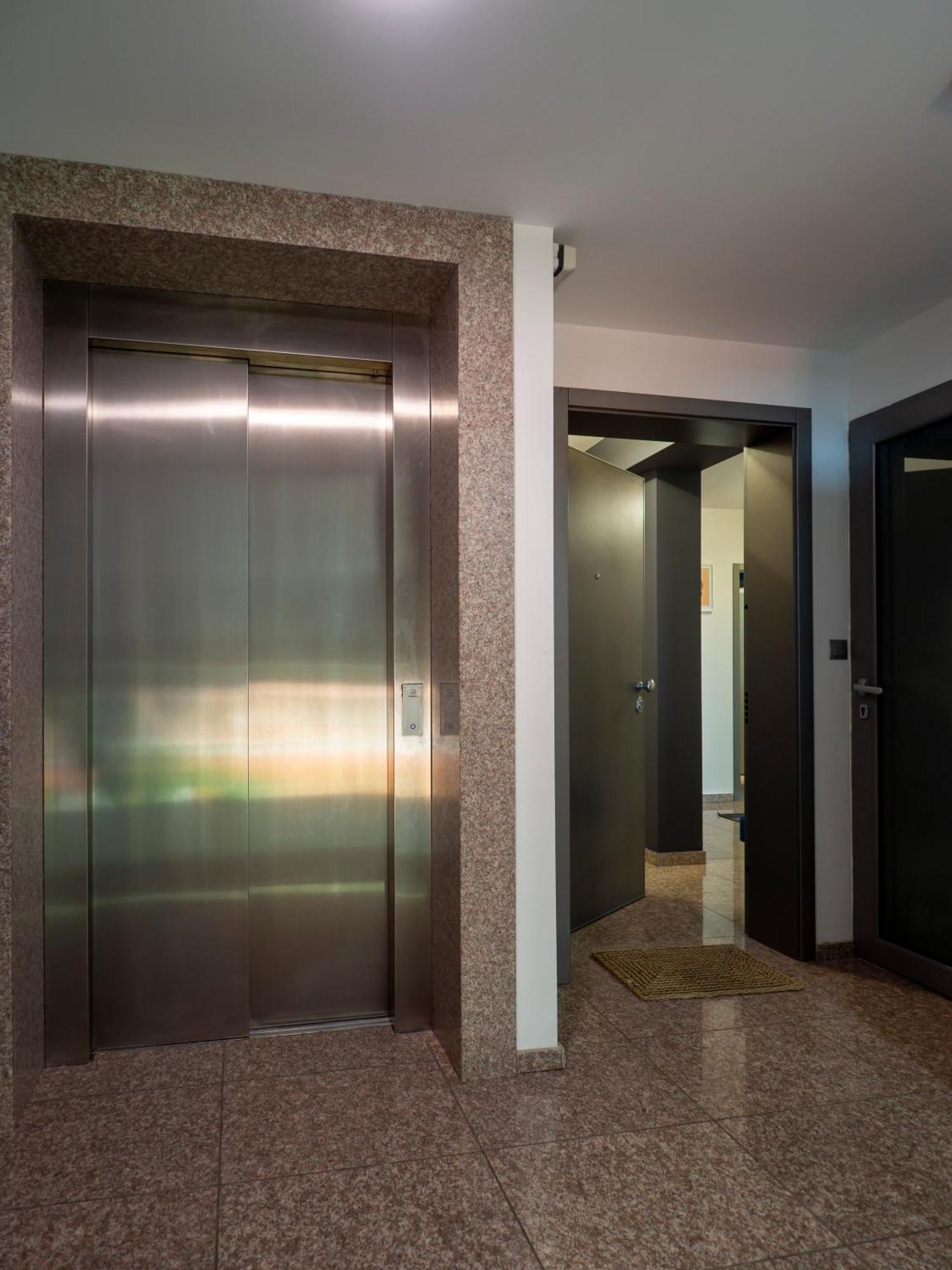 Vertigo2 Huge Apartment 2 Bedrooms Balcony Parking Sofia Exterior photo